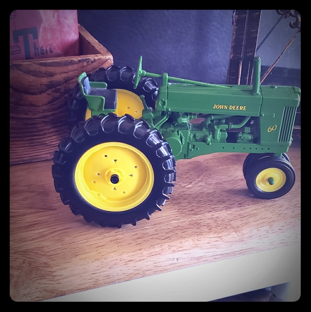 John Deere vintage cast die model 60 tractor